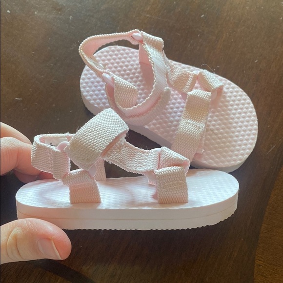 GAP Pink Sandals with Secure Straps and Textured Sole - Picture 1 of 1